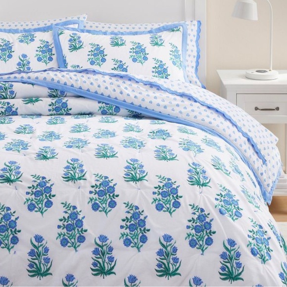 Pottery Barn Roller Rabbit Wild Rose Full/Queen Square Quilt - Picture 1 of 7